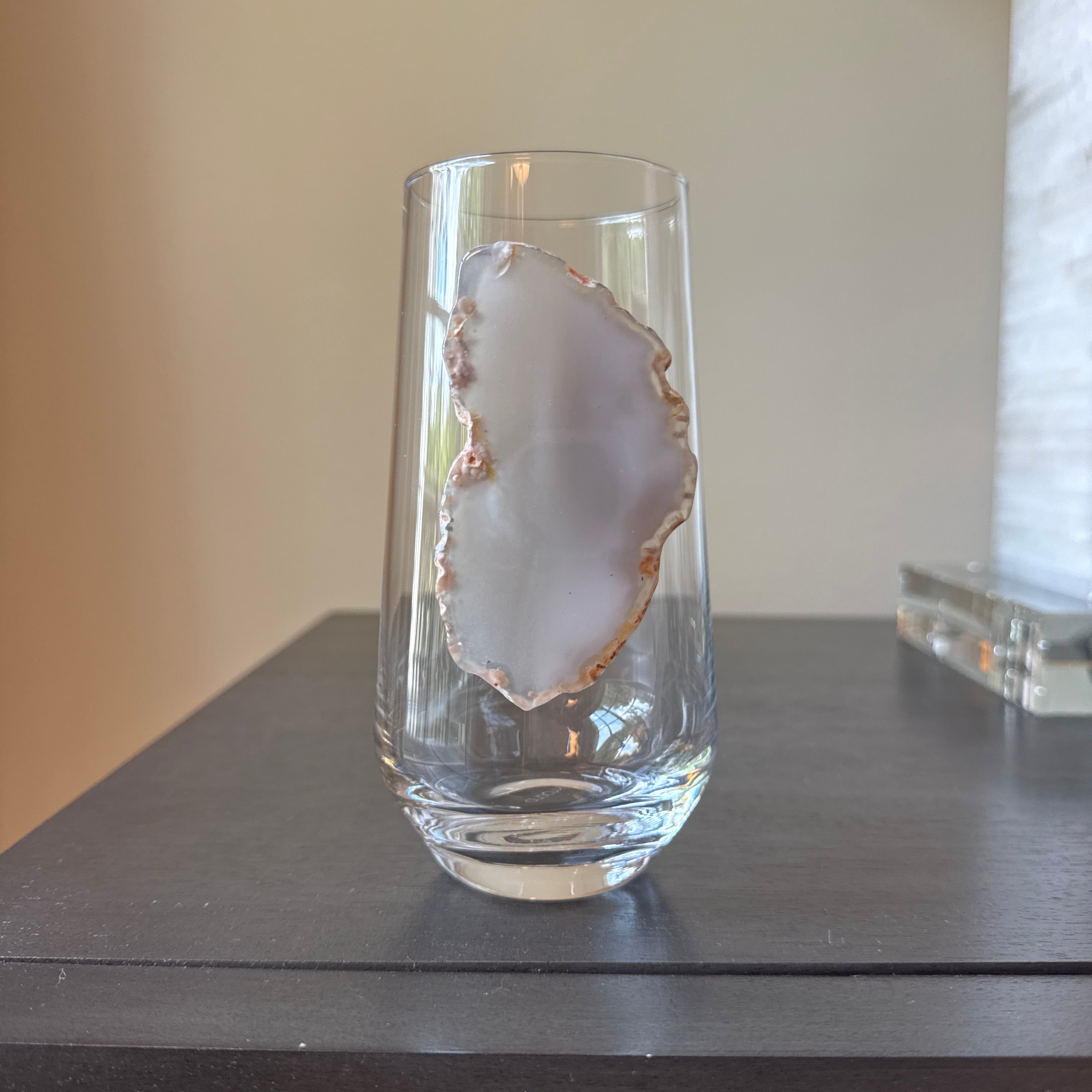 White and Grey Agate Sliced Geodes Tumblers. Set of 4