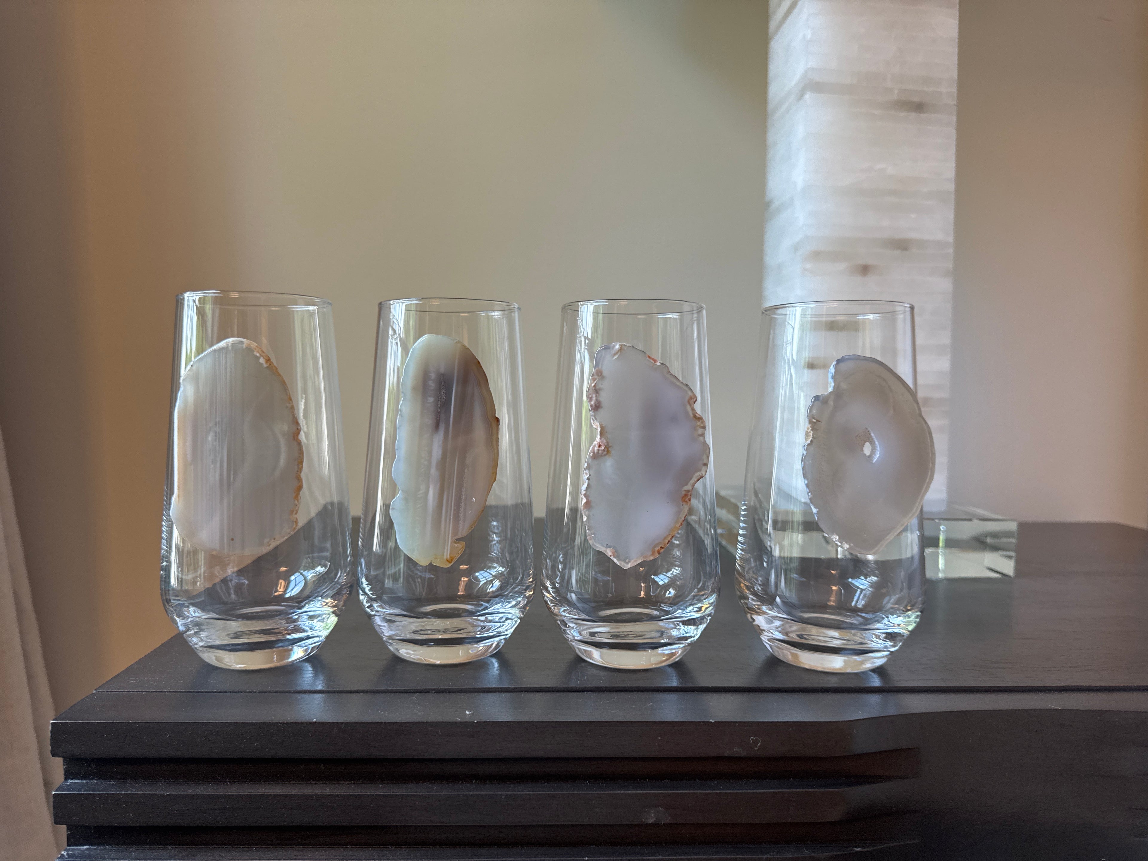 White and Grey Agate Sliced Geodes Tumblers. Set of 4