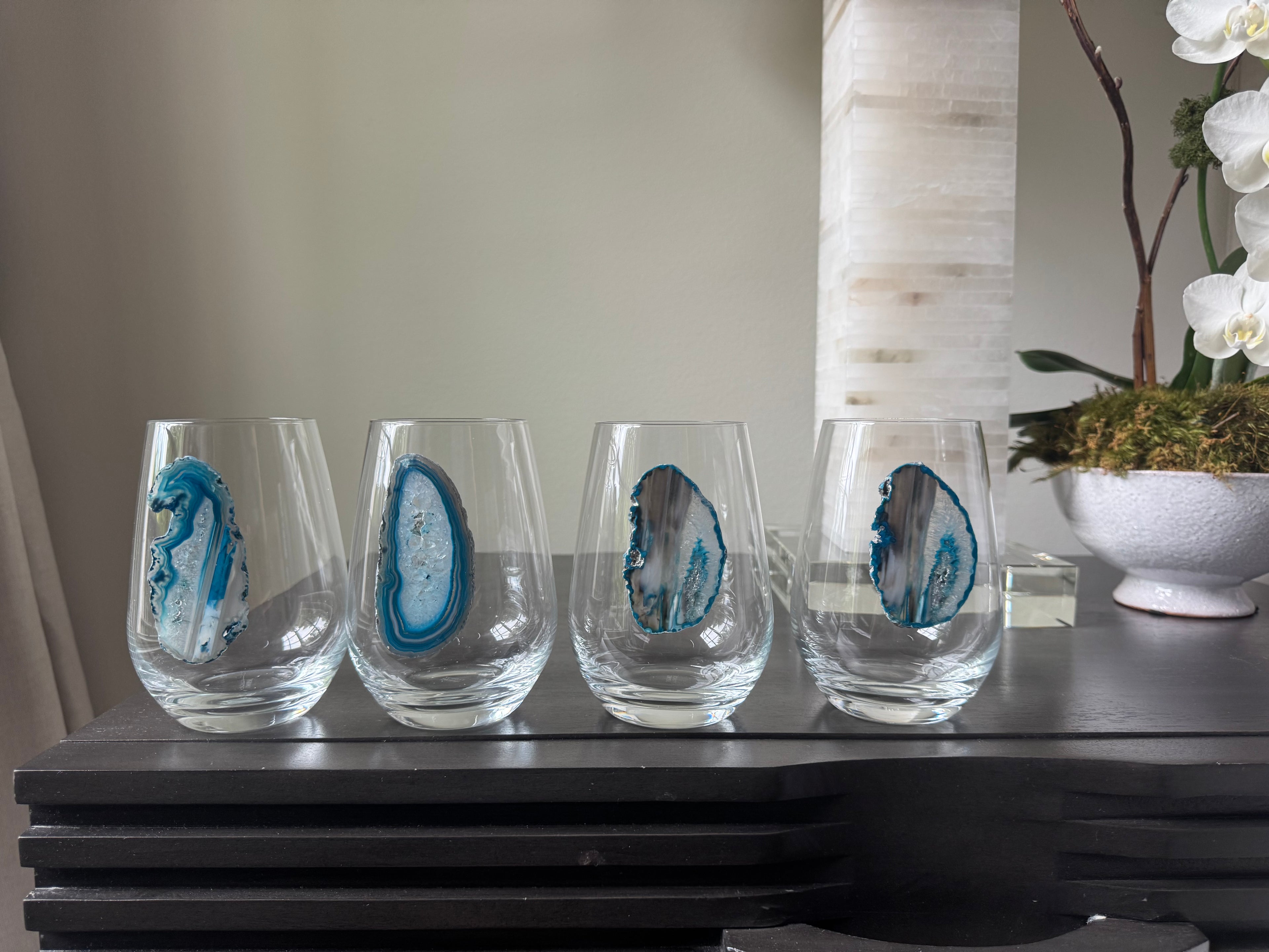 Blue and white Sliced agate Geode on Crystal Wineglass. Set of 4. 19.1 ounces